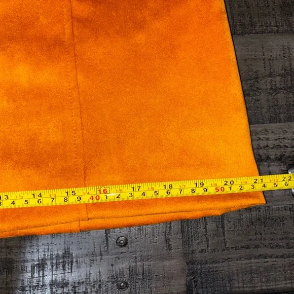 Philosophy faux suede mustard yellow mini skirt
SZ2 - Picture 6 of 7